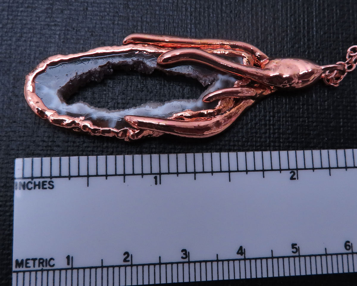 Electroplated Oco with Roots Pendant