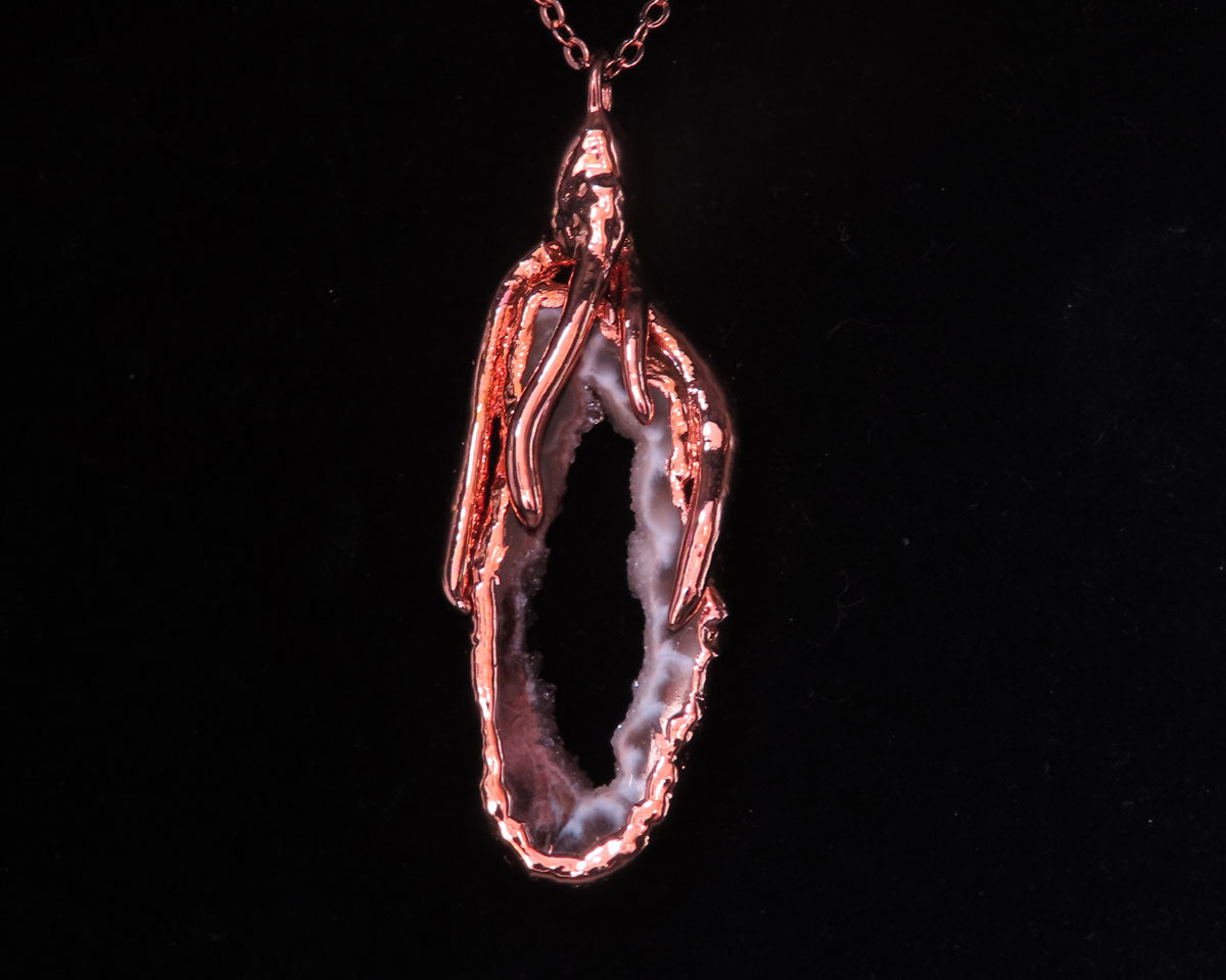 Electroplated Oco with Roots Pendant