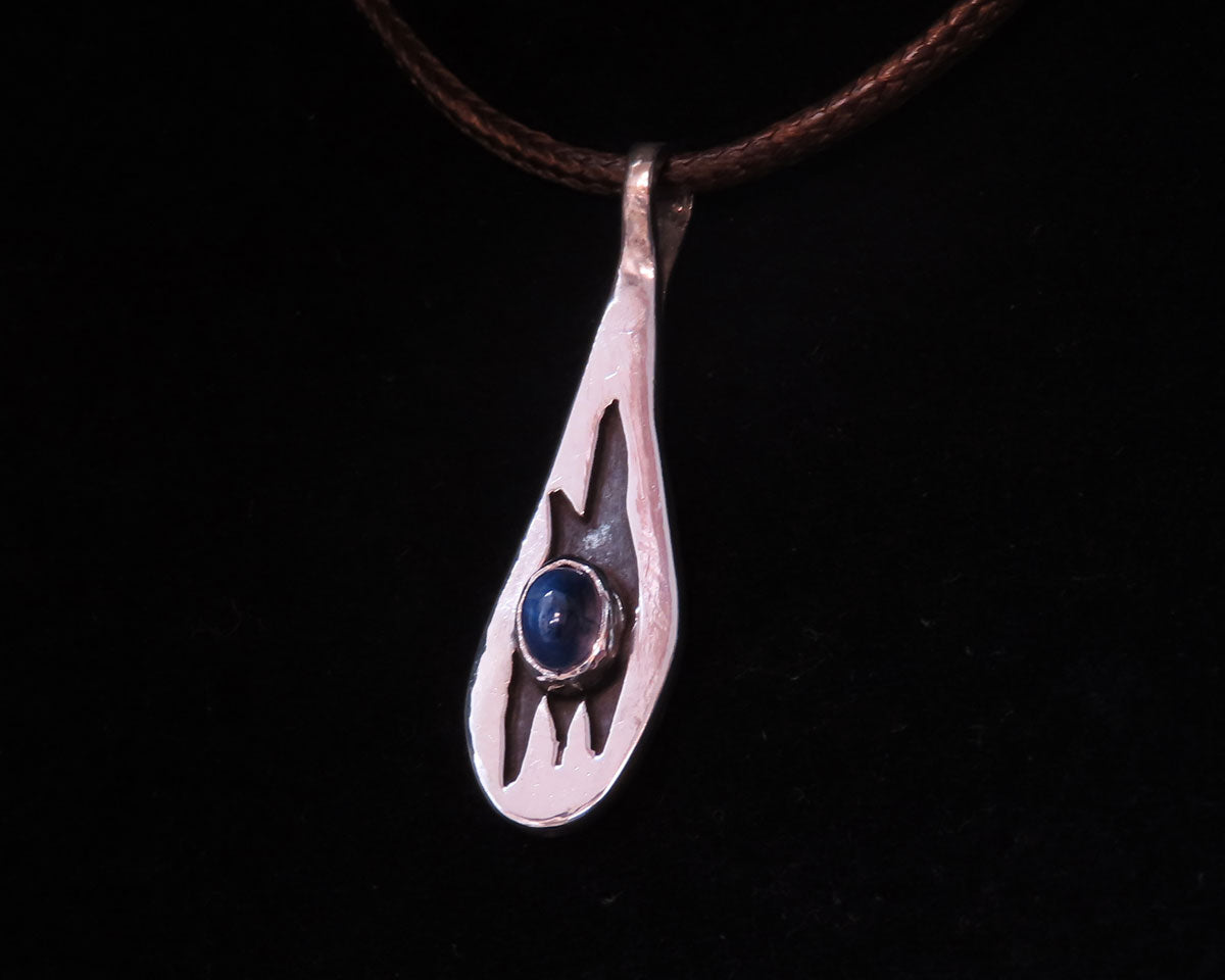 Star Sapphire in Silver Setting with Flame Design