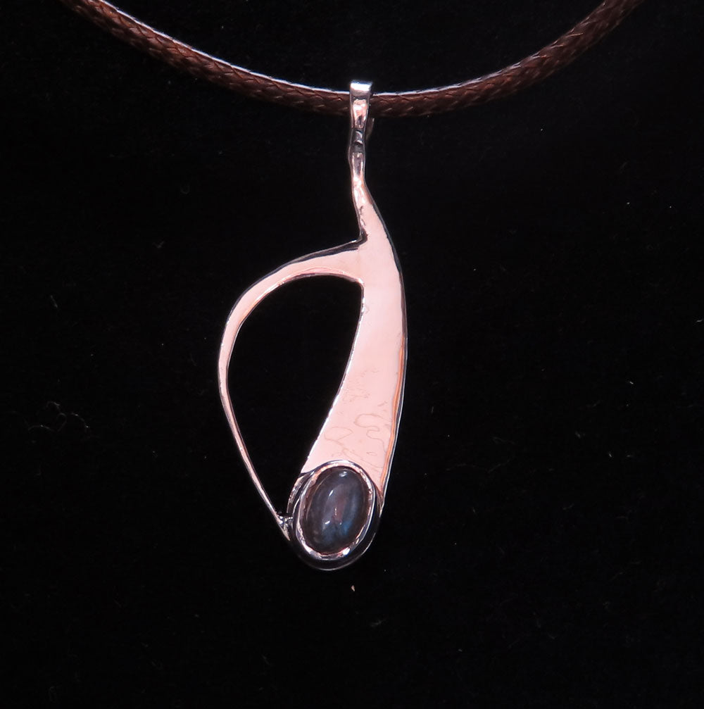 Silver Pendant with Labradorite stone